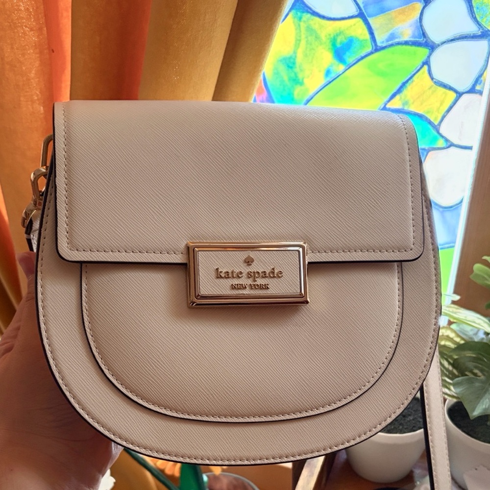 kate spade Ivory Crossbody Bag with Gold Accents & matching card holder 💳